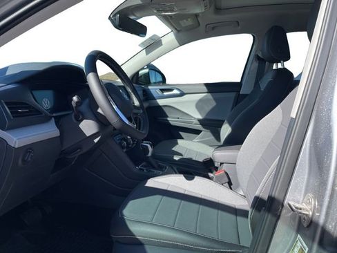 New 2024 Volkswagen Taos SE image 9