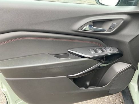 Certified 2024 Chevrolet Trax RS w/ Sunroof Package FWD image 17