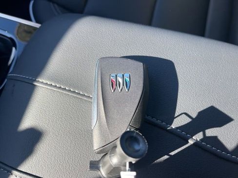 Used 2025 Buick Enclave Avenir image 69