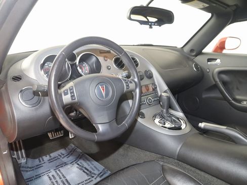 Used 2008 Pontiac Solstice GXP w/ Premium Package image 24