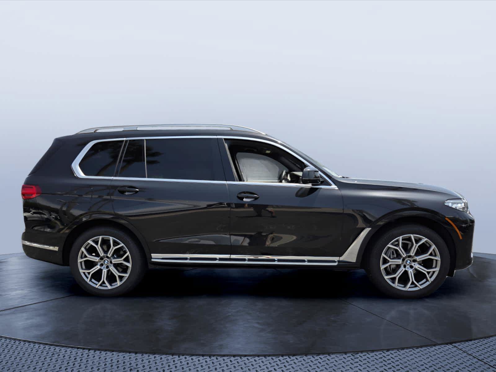 Used 2022 BMW X7 xDrive40i w/ Premium Package AWD/4WD image 7