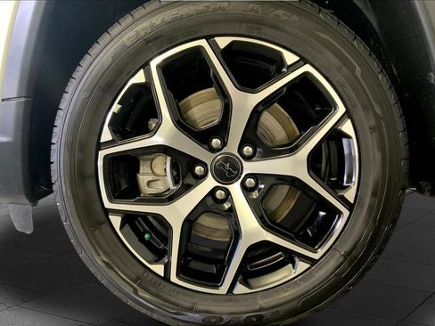 Used 2025 Jeep Compass Limited image 9