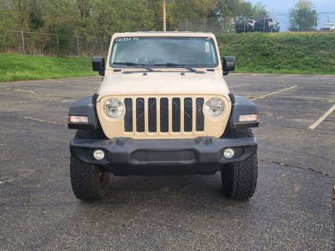 Used 2020 Jeep Gladiator Sport w/ Quick Order Package 24S image 3