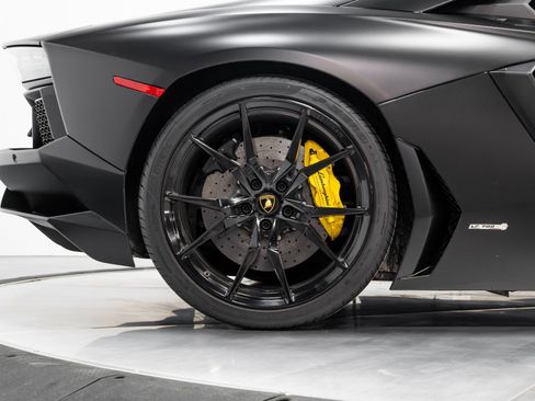 Used 2014 Lamborghini Aventador LP 700-4 image 20