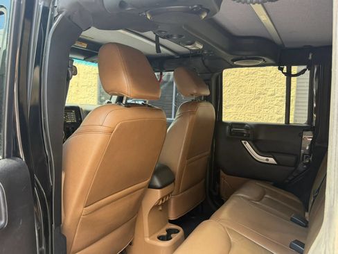 Used 2013 Jeep Wrangler Unlimited Sahara w/ Mopar Chrome Edition Group AWD/4WD image 29