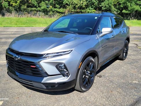 Used 2024 Chevrolet Blazer RS w/ Enhanced Convenience Package FWD image 5