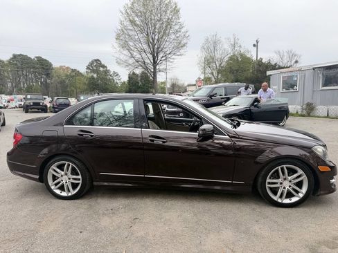 Used 2012 Mercedes-Benz C 300 C 300 Sport 4MATIC AWD 4dr Sed image 4