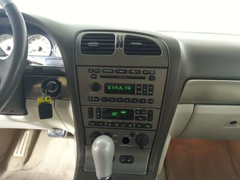 Used 2005 Ford Thunderbird 50th Anniversary RWD image 12