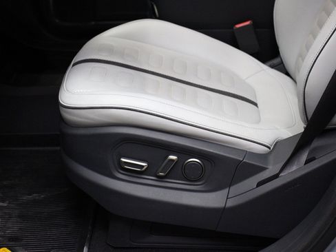 Used 2023 Rivian R1T Adventure image 30