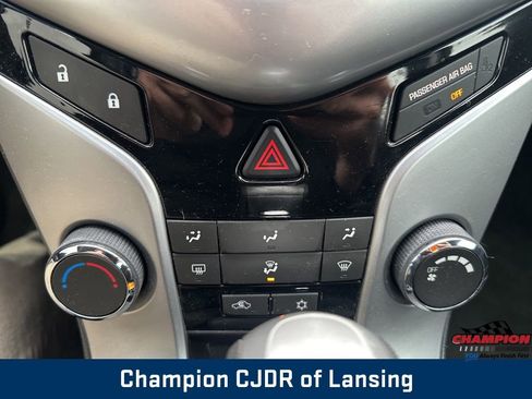 Used 2011 Chevrolet Cruze LT FWD image 20