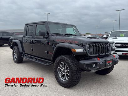 Used 2025 Jeep Gladiator Mojave w/ Convenience Group