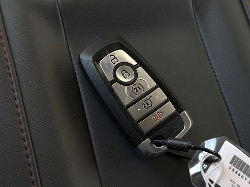 Used 2025 Ford Expedition Active AWD/4WD image 26