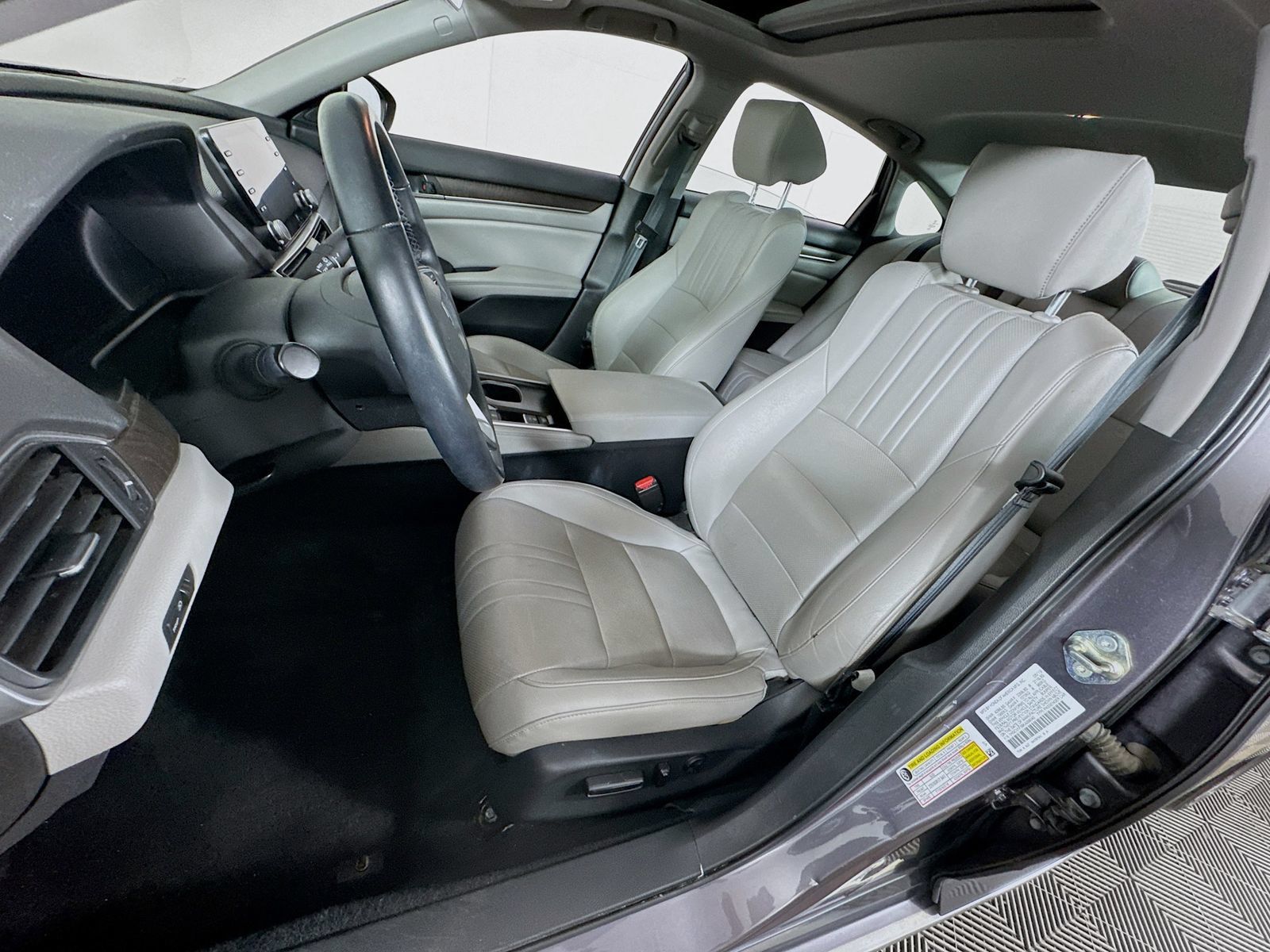 Used 2019 Honda Accord EX-L image 12