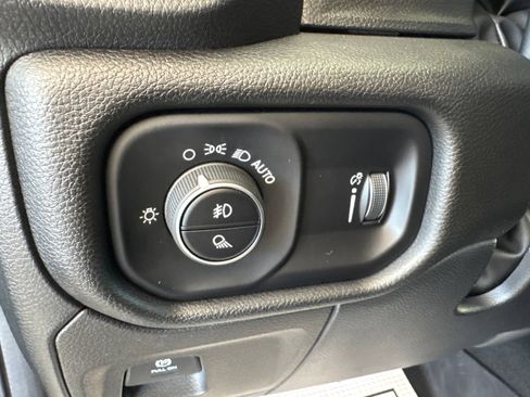 Used 2023 RAM 1500 Lone Star AWD/4WD image 12