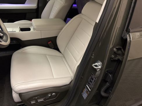 Used 2024 Hyundai Santa Fe Calligraphy image 12