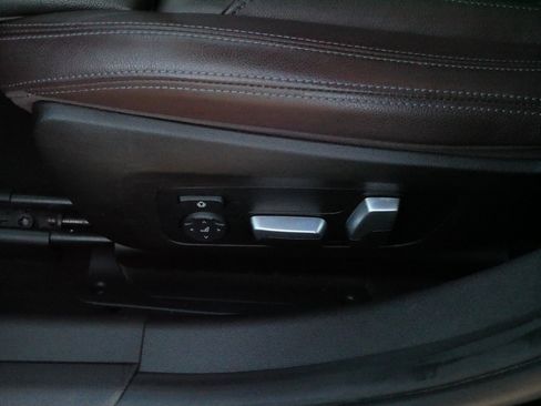 Used 2023 BMW 330i xDrive Sedan w/ Premium Package image 20