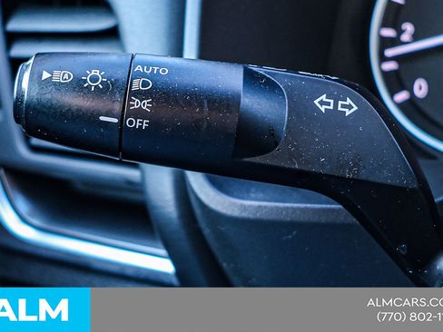 Used 2024 Nissan Rogue SV image 24