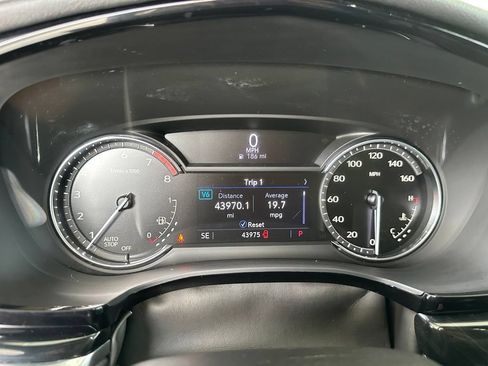 Used 2022 Cadillac XT6 Premium Luxury FWD image 38