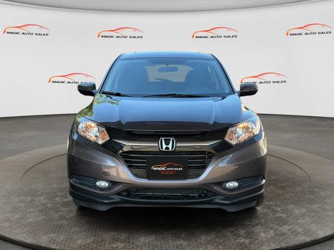 Used 2017 Honda HR-V EX image 3