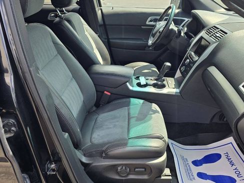 Used 2015 Ford Explorer XLT w/ Equipment Group 202A FWD image 15