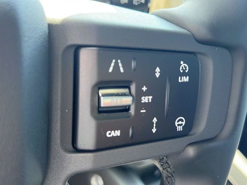 New 2026 Land Rover Defender 130 X-Dynamic SE AWD/4WD image 12