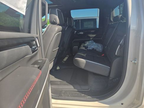 New 2026 GMC Sierra 2500 AT4X w/ LPO, Black Badging Package AWD/4WD image 8
