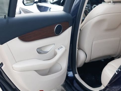 Used 2021 Mercedes-Benz GLC 300 GLC 300 image 17