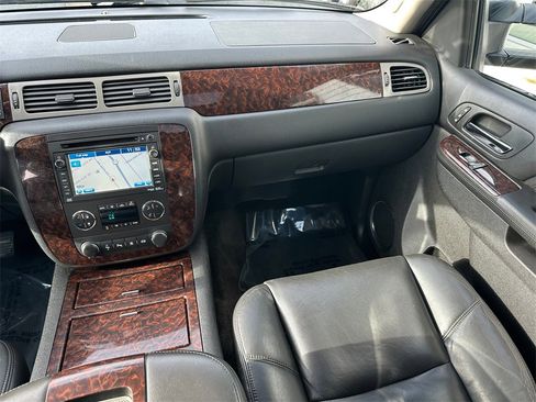 Used 2011 GMC Sierra 3500 Denali image 47