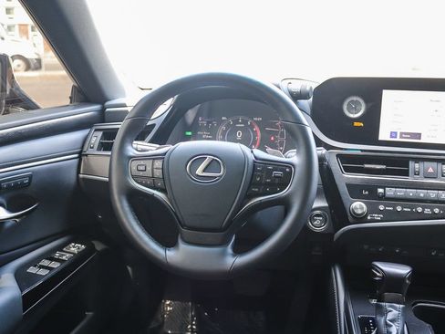 Used 2025 Lexus ES 300h w/ Premium Package FWD image 15