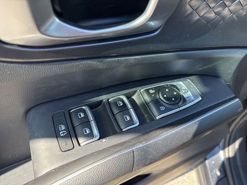 Used 2024 Kia Sorento S FWD image 30