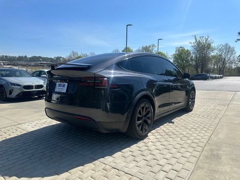 Used 2024 Tesla Model X image 8