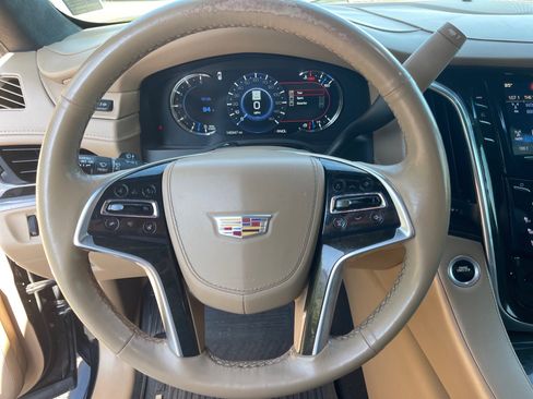 Used 2019 Cadillac Escalade ESV Platinum AWD/4WD image 7