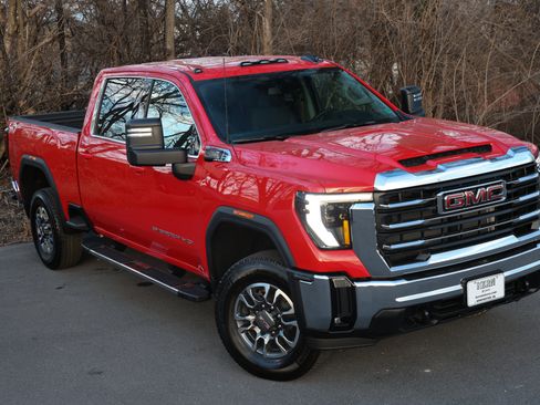 New 2026 GMC Sierra 2500 SLE w/ SLE Value Package; image 2