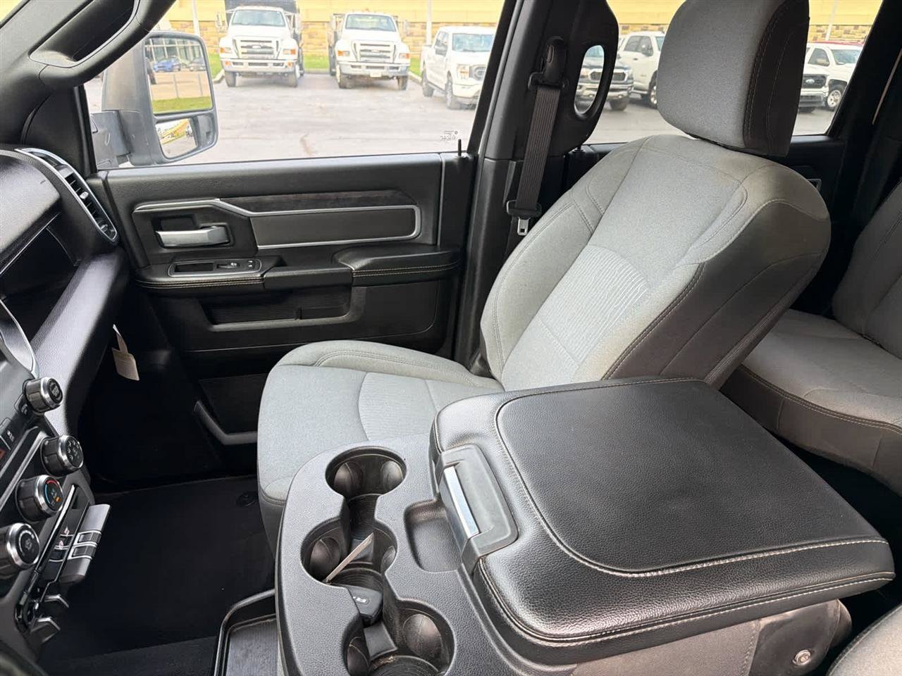 Used 2024 RAM 3500 Big Horn AWD/4WD image 12