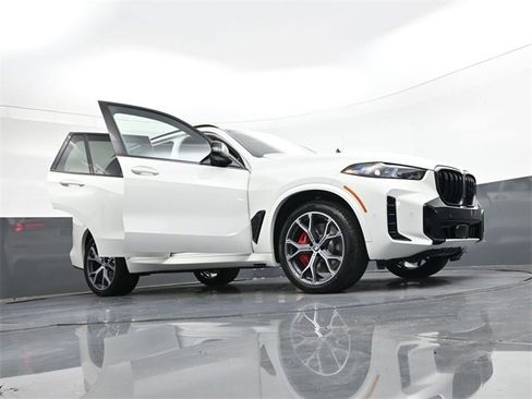 New 2026 BMW X5 M60i w/ Climate Comfort Package image 38