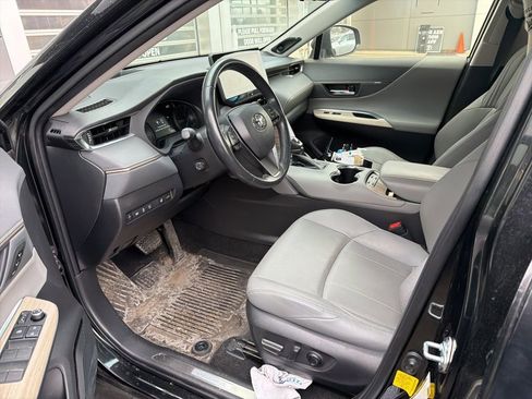 Used 2021 Toyota Venza Limited w/ Advanced Technology Package image 7