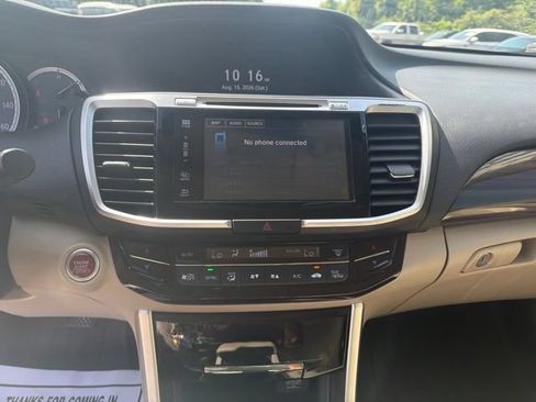 Used 2017 Honda Accord Touring image 16