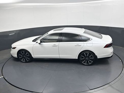 Used 2024 Honda Accord Touring image 23