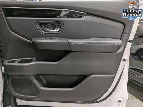 Used 2024 Honda Pilot Touring image 27
