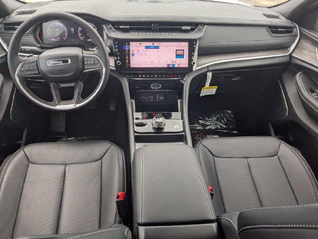 New 2026 Jeep Grand Cherokee Limited AWD/4WD image 17