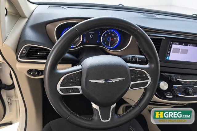 Used 2022 Chrysler Voyager LX FWD image 13
