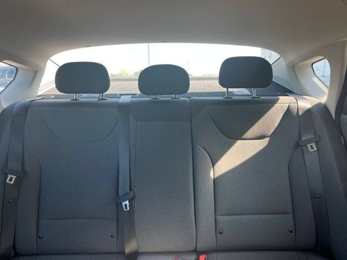Used 2025 Kia K4 FWD image 38