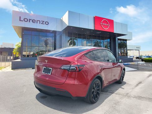 Used 2024 Tesla Model Y Long Range RWD image 5