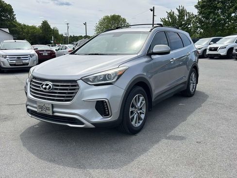 Used 2017 Hyundai Santa Fe SE FWD image 7