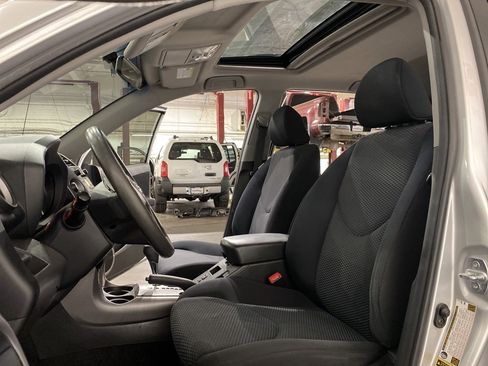 Used 2006 Toyota RAV4 Sport image 9