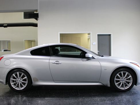 Used 2014 INFINITI Q60 Journey w/ Premium Package RWD image 2