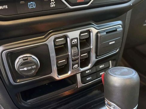 Used 2023 Jeep Wrangler Unlimited Sahara w/ Cold Weather Group image 24