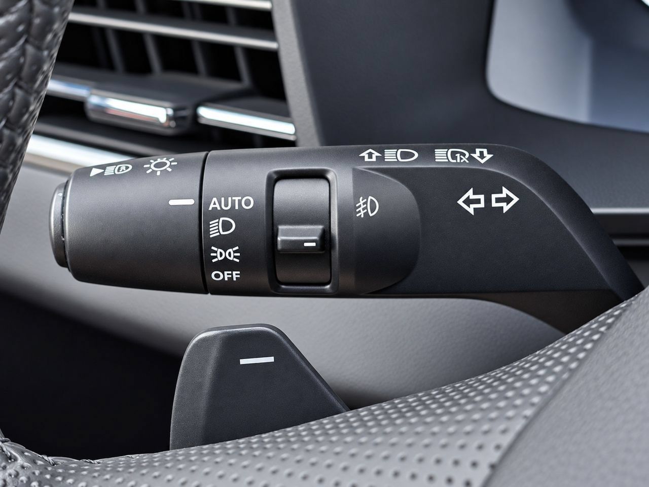 Used 2025 Mitsubishi Outlander SE AWD/4WD image 27