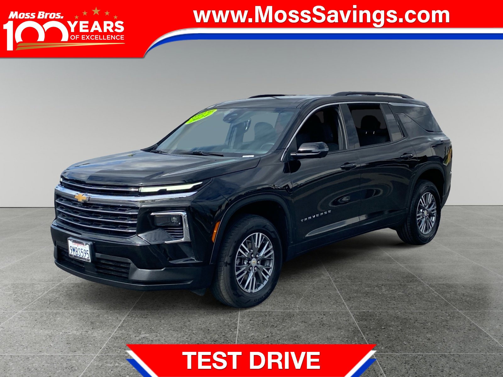 Used 2024 Chevrolet Traverse LT FWD image 1