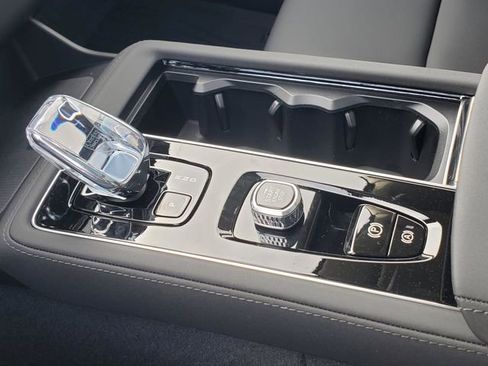 New 2026 Volvo XC90 B6 Plus w/ Protection Package Premier AWD/4WD image 25